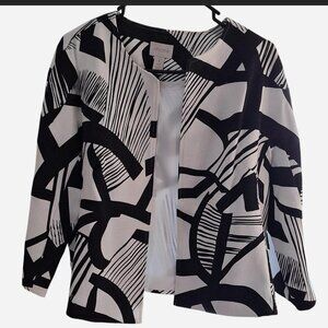 Chico's black and white geometric print cropped jacket, size medium.